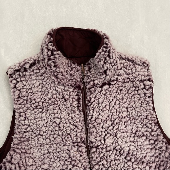 Reversible Purple Sherpa Vest - Picture 10 of 14